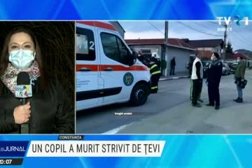 Mai multe ţevi metalice au căzut peste doi copii, la Costineşti. Unul dintre ei a murit