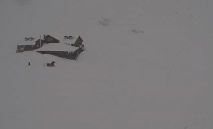 Risc foarte mare de avalanşe în Munţii Făgăraş. La Bâlea Lac stratul de zăpadă măsoară peste 3 metri