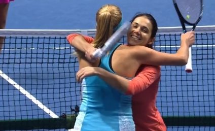 TENIS|  Raluca Olaru şi Nadia Kicenok s-au calificat în finala probei de dublu la Sankt Petersburg, învingând perechea Monica Niculescu/Lesley Pattinama Kerkhove