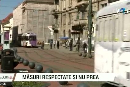 Măsuri respectate și nu prea la Timișoara, unde carantina a fost prelungită cu încă 7 zile. Mijloace de tran aglomerate, temperatura clienților măsurată de formă la intrarea în hipermarketuri