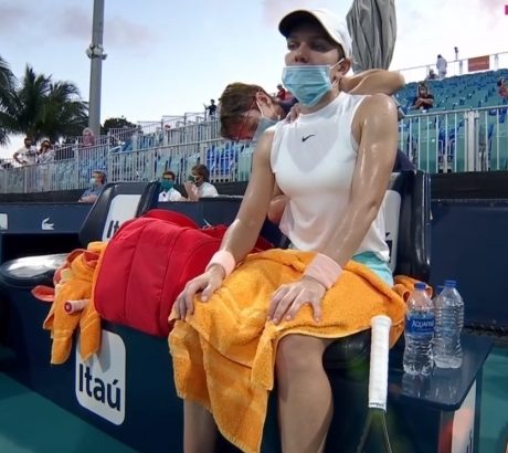 simona-halep-s-a-retras-de-la-miami-open-din-cauza-unei-accidentari