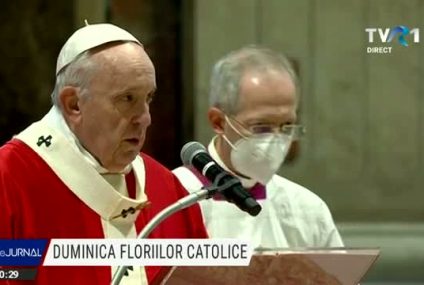 Papa Francisc la liturghia din Duminica Floriilor: În aceste condiţii istorice şi sociale, Dumnezeu ia crucea, Isus ia crucea şi făptuieşte împotriva răului. Diavolul profită de criză şi seamănă neîncredere, deznădejde şi discordie