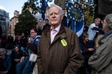 John le Carré a obţinut cetăţenia irlandeză înainte de a muri, a dezvăluit fiul său. Scriitorul britanic era dezamăgit din cauza Brexitului