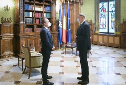 Directorul regional al Biroului pentru Europa al OMS: România este un exemplu pozitiv în regiune. A reuşit să dovedească devotamentul lucrătorilor din sănătate. Sacrificiul medicului erou de la Piatra Neamț, evocat de oficial