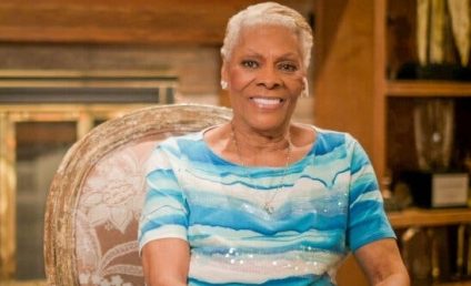 Cântăreaţa americană Dionne Warwick a fost supranumită „Regina Twitter-ului”. În vârstă de 80 de ani artista publică mesaje amuzante şi pline de optimism, încercând să se adreseze utilizatorilor din generaţia tânără