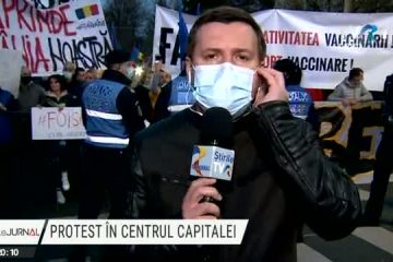 Noi proteste în Capitală. Manifestanții au aprins lumânări în fața Palatului Cotroceni