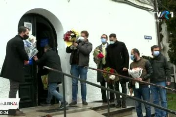 Andreea Moldovan, fost secretar de stat, întâmpinată cu flori la revenirea la Spitalul de Boli Infecțioase din Brașov