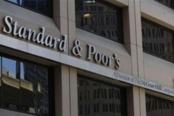 Standard & Poor’s a îmbunătăţit perspectiva de la ”negativ” la ”stabil” aferentă ratingului acordat României. Este prima modificare în sens pozitiv, din 2013