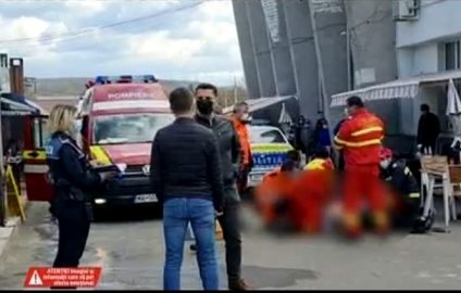 Poliţiştii cercetaţi pentru purtare abuzivă şi lovituri cauzatoare de moarte după intervenţia brutală de la terasa din Piteşti, arestaţi preventiv