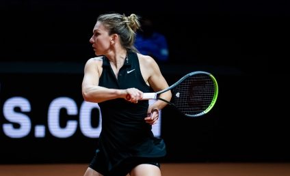 Simona Halep a debutat cu o victorie la turneul de la Stuttgart, după pauza cauzată de accidentarea la umăr. 6-1, 6-3 cu Marketa Vondrousova