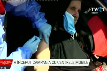 Vaccinare fără programare în centrele mobile. Imunizare la Bălăcița, Mehedinți: „Asta e fantastic. Dacă nu venea caravana mobilă, era mai greu”. Ce spun cei care încă nu s-au hotărât să se vaccineze