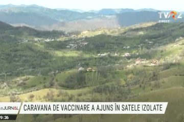 Caravana de vaccinare care a ajuns în Valea Salciei, Buzău, a fost primită cu daruri de localnici. Aici, medicul de familie vine o singură zi pe săptămână