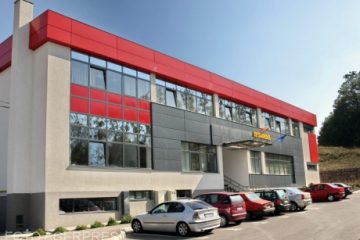Patru centre de vaccinare anti-COVID-19 și-au început activitatea în parcurile industriale Tetarom din județul Cluj. Se folosesc doze Pfizer