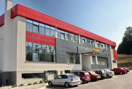 Patru centre de vaccinare anti-COVID-19 și-au început activitatea în parcurile industriale Tetarom din județul Cluj. Se folosesc doze Pfizer