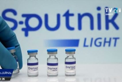 Varianta „light” a serului anti-coronavirus Sputnik V, exportată în țările cu val masiv de infecții. Vladimir Putin: Vaccinurile ruseşti sunt simple şi sigure precum automatul Kalașnikov