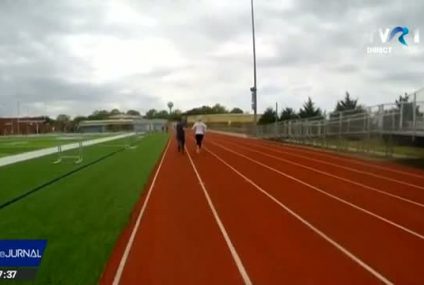 Un băiețel campion în cursa vieții. Rămas fără vedere după un accident, el a continuat să practice atletismul