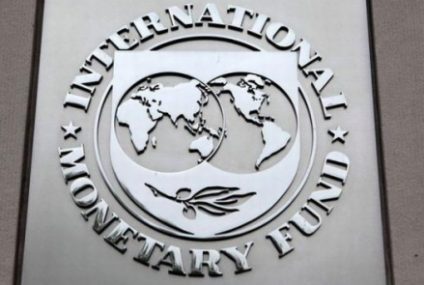 O delegaţie a FMI va evalua virtual economia românească, începând de luni