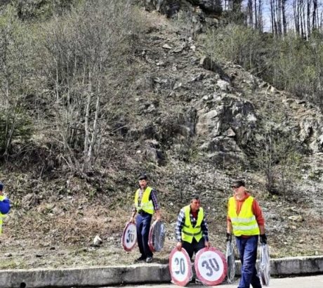 caderi-de-blocuri-de-stanca-si-bolovani-pe-transbucegi.-au-fost-instituite-restrictii