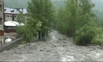 Cod roşu de inundaţii pe un afluent al râului Crasna, județul Satu-Mare.  Cod galben pe trei bazine hidrografice din judeţele Maramureş, Sălaj şi Satu-Mare
