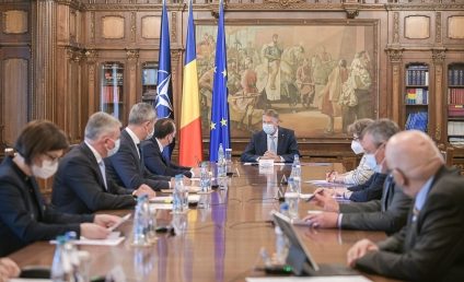 Președintele Iohannis a anunțat că din 15 mai se elimină portul măștii în exterior și restricțiile de circulație noaptea. Alte măsuri de relaxare