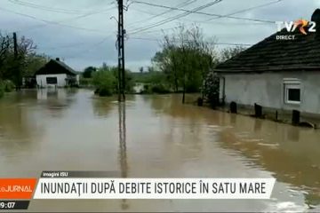 Inundații după debite istorice în Satu Mare. Oamenii au fost scoși cu bărcile din mijlocul apelor