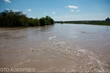 Cod galben de inundații și depășiri ale cotelor de atenție pe râuri din Banat, vineri seară