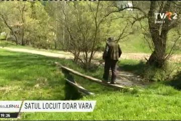 Hosasău, satul locuit doar vara, are o istorie zbuciumată și se mândrește cu un izvor de apă minerală care în urmă cu un secol era îmbuteliată si tranată la Viena