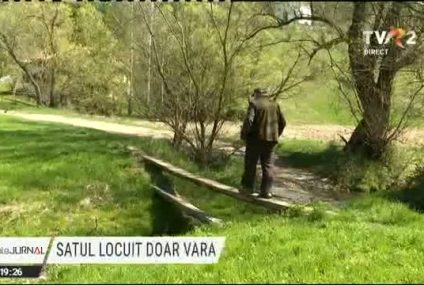 Hosasău, satul locuit doar vara, are o istorie zbuciumată și se mândrește cu un izvor de apă minerală care în urmă cu un secol era îmbuteliată si tranată la Viena