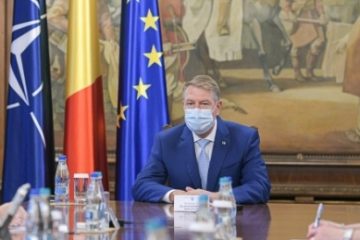 Klaus Iohannis, după ședința de lucru de la Cotroceni: Trebuie să aducem vaccinul mai aproape de oameni. Primarii trebuie să se implice mai mult în campanie