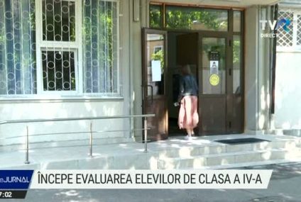 Elevii de clasa a IV-a susţin proba la Limba română din cadrul Evaluării naţionale