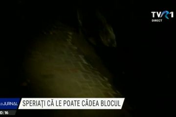 “A început să cadă malul. Asta e problema noastră”. Locatarii unui bloc din Șelimbăr se tem că imobilul se va prăbuși