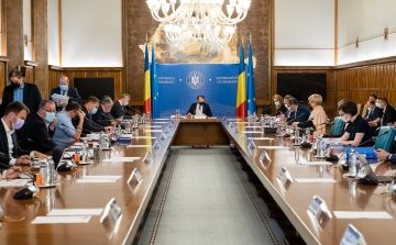 Şedinţă de Guvern. Pe ordinea de zi: un proiect de lege privind abilitarea Executivului de a emite ordonanţe în vacanţa parlamentară