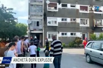 Explozie într-un bloc din Bihor: După evacuarea apartamentelor, pompierii au găsit un cadavru în descompunere