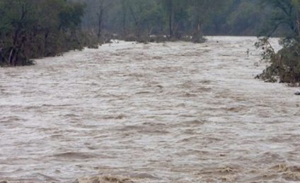 INHGA | Cod portocaliu de inundaţii în zona de litoral aferentă oraşelor Tuzla şi Eforie, în orele următoare; Cod galben de viituri pe râurile mici din judeţul Constanţa, până la ora 14:00