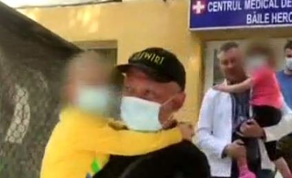 Cei doi fraţi din satul Globurău au plecat de acasă după ce ar fi fost bătuţi de tatăl lor