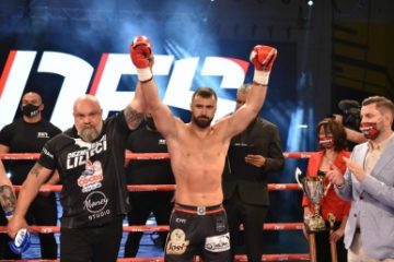 BUCUREȘTI | Andrei Stoica l-a spulberat pe Pavel Voronin în meciul decisiv! KO după două minute! Duelul a avut loc la fix 6 luni de la precedenta lor confruntare, care a stârnit controverse