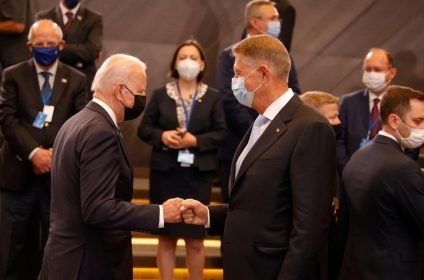 Klaus Iohannis: Am avut două discuții cu Joe Biden la summitul NATO. L-am invitat în România, a fost de acord  să încercăm să organizăm o astfel de întâlnire