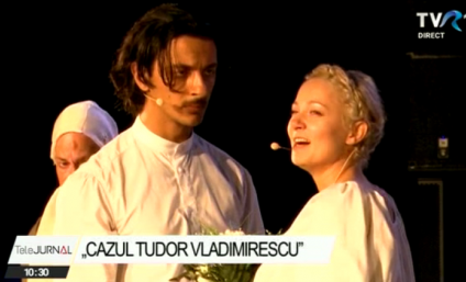 „Cazul Tudor Vladimirescu”, cel mai complex spectacol pus în scenă de actorii Teatrului Dramatic „Elvira Godeanu” din Târgu Jiu. Fundalul sonor – muzica rock a trupei Bucium