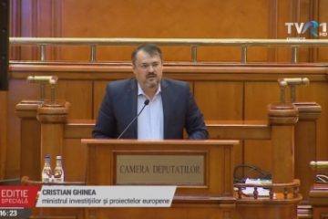 Moţiunea simplă a PSD împotriva ministrului Cristian Ghinea a fost respinsă. PSD și AUR susțin că votul nu trebuia dat și pe tablete și că, de fapt, moțiunea ar fi trecut