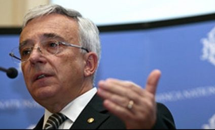 Isărescu: Tezaurul BNR rămâne singurul caz în care obligaţiile asumate de restituire nu au mai fost respectate