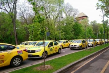 Taximetriștii acuză încălcarea legii privind taximetria și pregătesc proteste la Primăria Municipiului Bucureşti