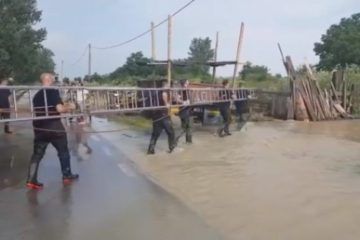 Guvernul a aprobat acordarea de ajutoare de urgenţă pentru familiile afectate de inundaţii în cursul acestui an