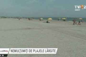 Tot mai puţini turişti vin la plajele lărgite de la Mamaia. Nisipul este plin de scoici, barurile și toaletele sunt departe de șezlonguri