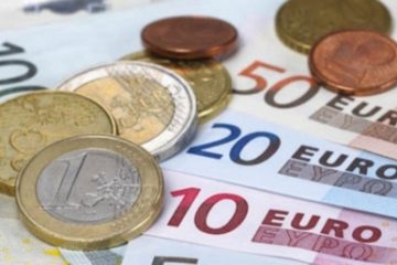 Euro a atins vineri un nou maxim istoric în raport cu leul. Cursul afişat de BNR: 4,9281