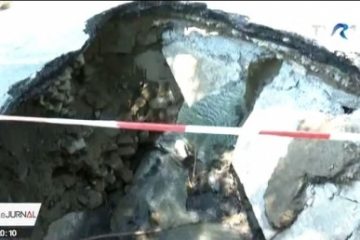 Crater uriaș într-un podeț din Maramureș de pe un drum național