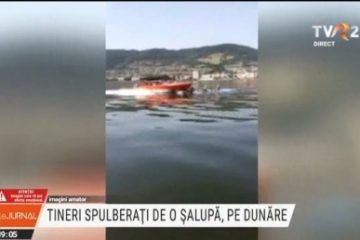 Tineri spulberați de o șalupă, pe Dunăre. O barcă cu motor a lovit în plin un caiac cu patru ivi