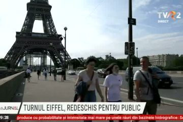 Paris: Turnul Eiffel a fost  redeschis publicului. numărul zilnic de vizitatori va fi limitat la 10 mii de persoane