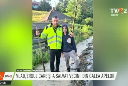 Un copil de 14 ani, erou într-un oraș din Alba. Băiatul și-a alertat vecinii cu puțin timp înainte să fie loviți de viitură