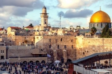 Ciocniri între palestinieni şi poliţia israeliană în Oraşul vechi din Ierusalim