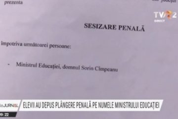 Elevii au depus plângere penală pe numele ministrului Educaţiei, nemulțumiți de întârzierea decontării tranului. Cîmpeanu: Îmi cer scuze acelor elevi care nu au ştiut că sunt în vacanţă şi au vrut să meargă la şcoală